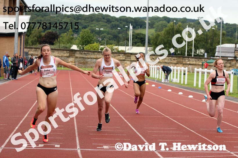 Senior womens 200 metres, EAP International Combined Events, Hexham Northumberland. Photo: David T. Hewitson/Sports for All Pics